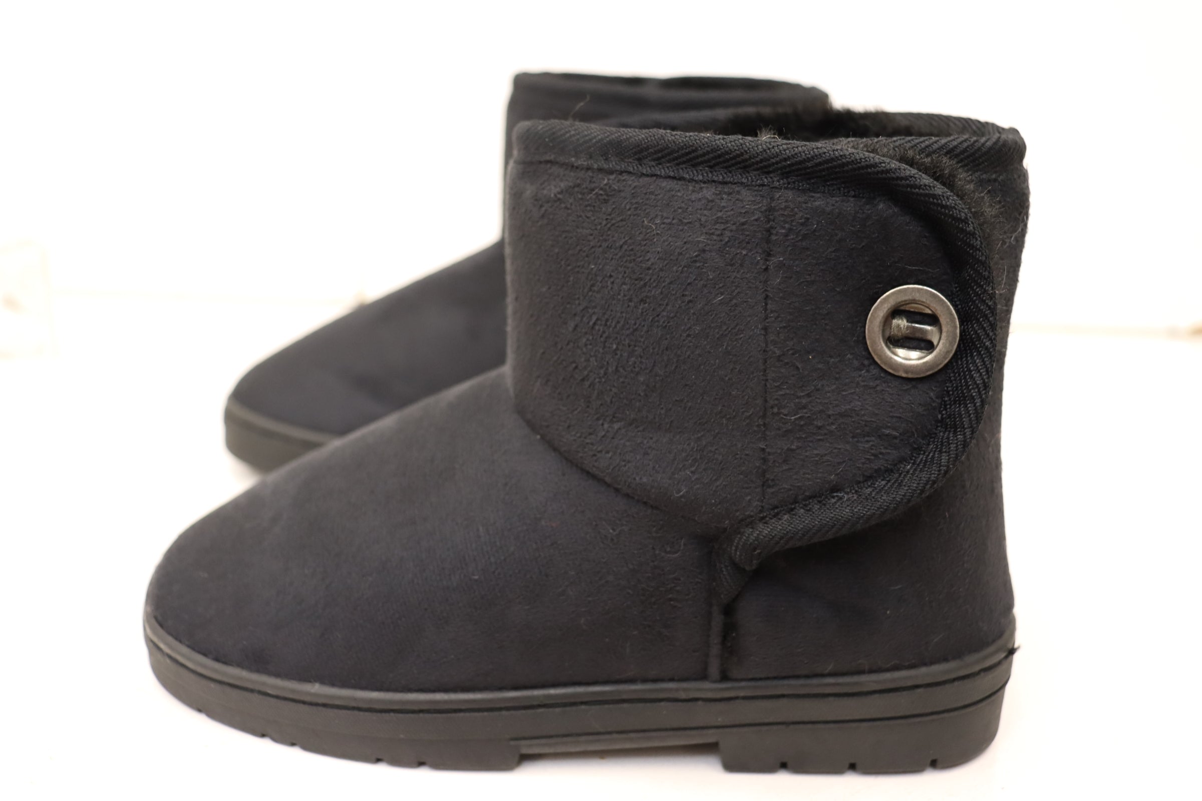 unique-id-ba834160-0f5f-44c1-8bdd-041a79d0af90