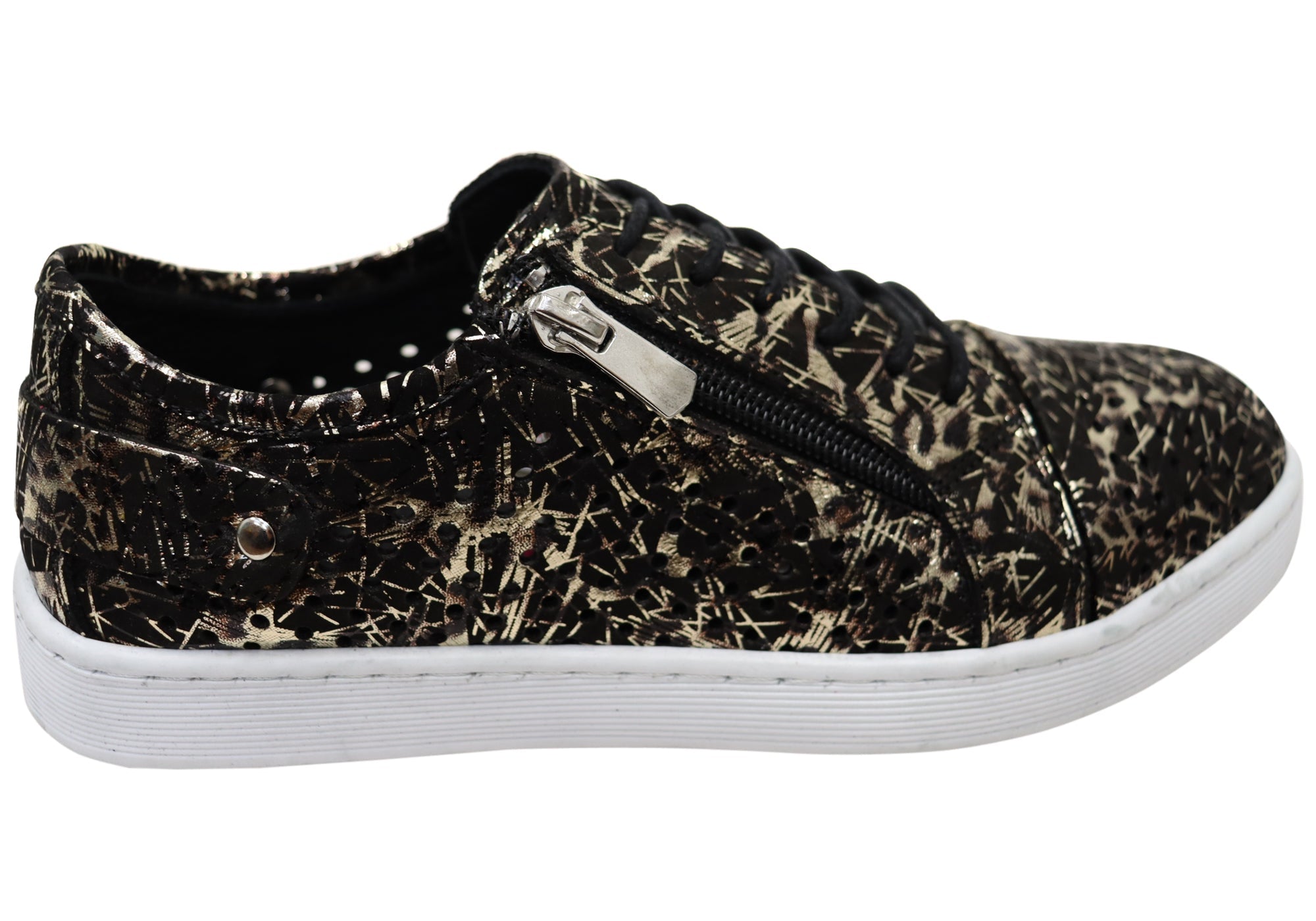 unique-id-e89fca69-7f3e-4b93-a529-b6066d6ba0c8