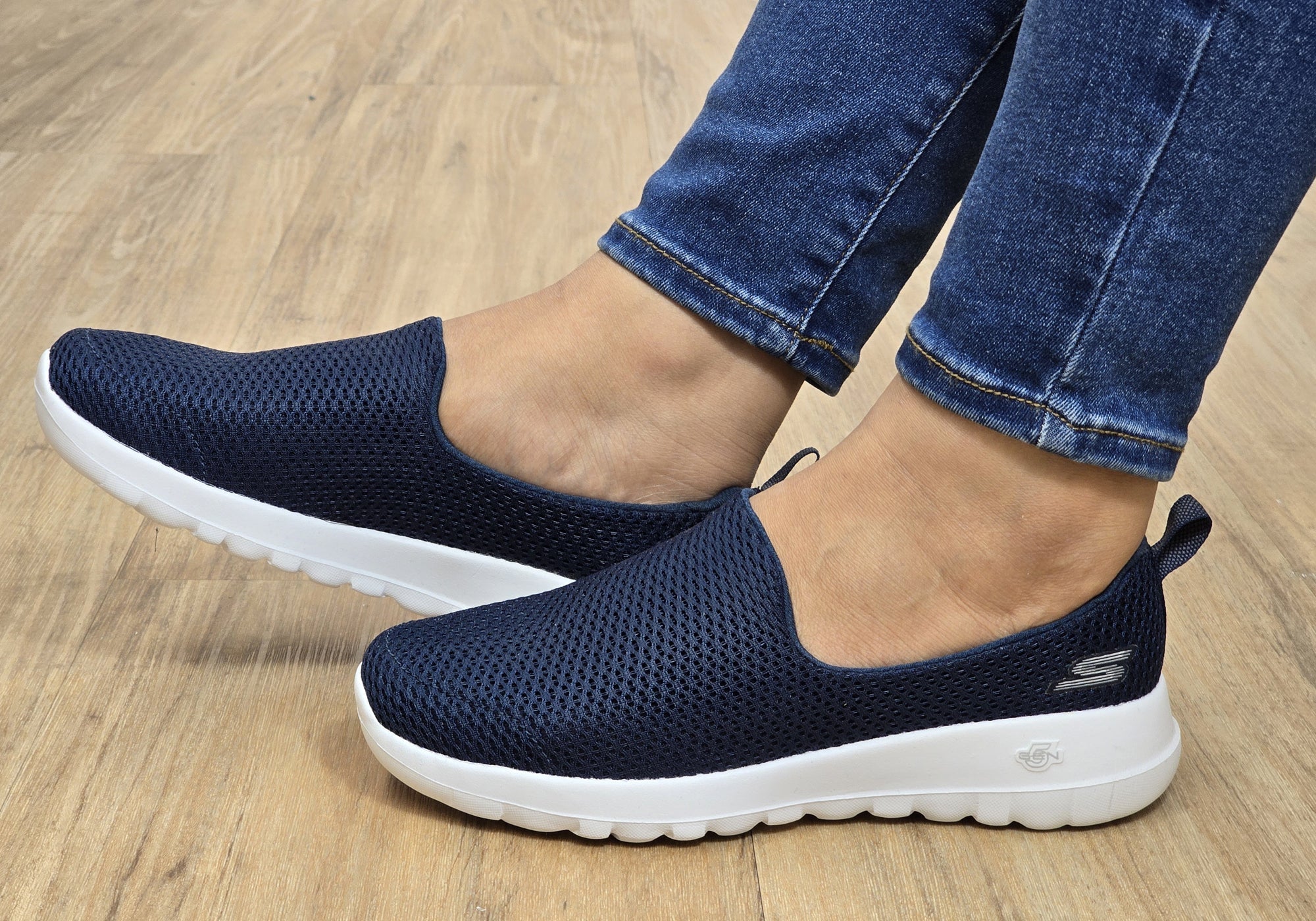 unique-id-aa4772bf-8d16-4912-b348-7f3f6d925e38